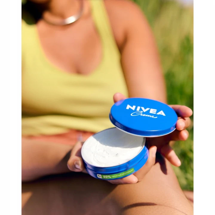 NIVEA CREME Nawilżający krem do twarzy, ciała i rąk na dzień i noc 250ml