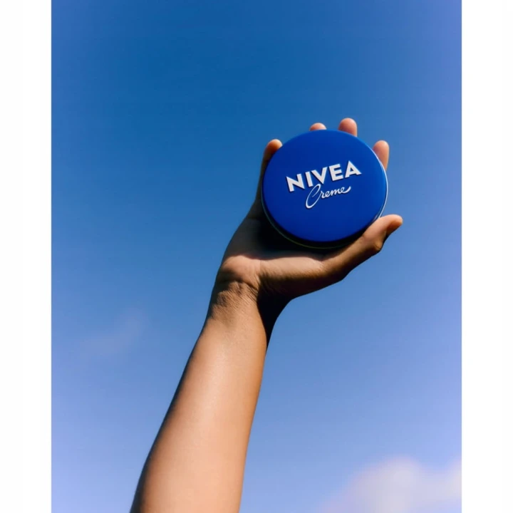 NIVEA CREME Nawilżający krem do twarzy, ciała i rąk na dzień i noc 250ml