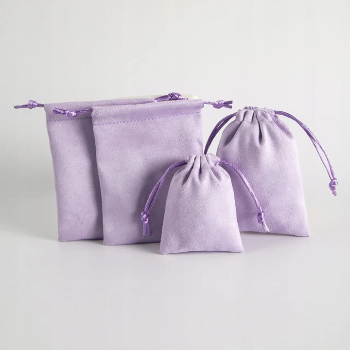 Woreczek flanelowy fioletowy na biżuteria prezenty cukierki upominki 7×9cm